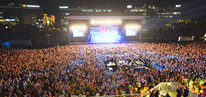 1_DIC_Amphitheater_Side_Image_300x142_mob