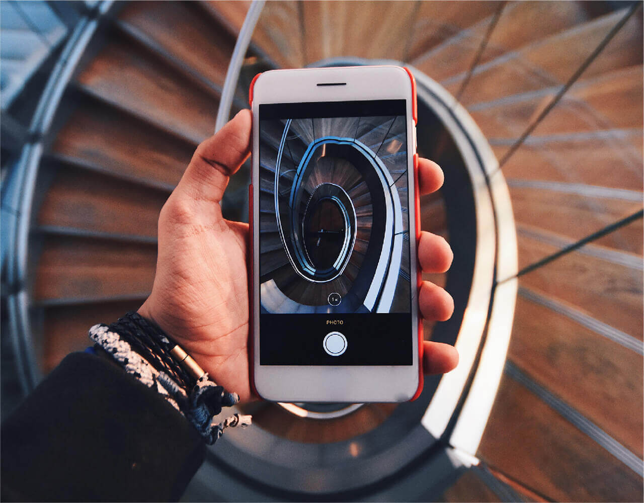 CineMENA-Mobile-Phone-Photography-Virtual_Desktop_Hero